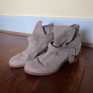 Ugg Elora Suede Slouchy Boho Heeled Boots 8.5